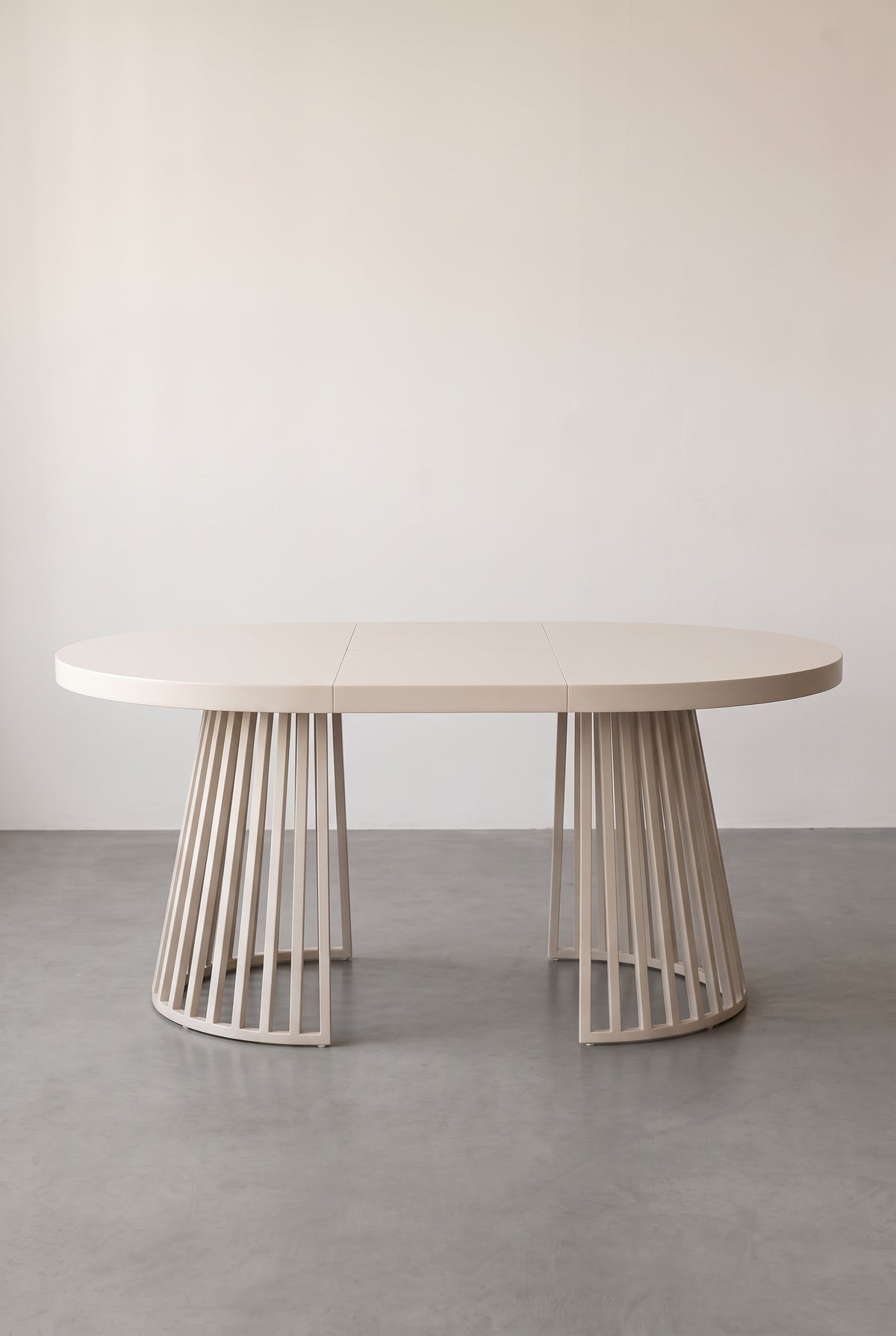 Table ronde extensible 3 positions, 100 à 176 cm, plateau 3 cm, dépliée