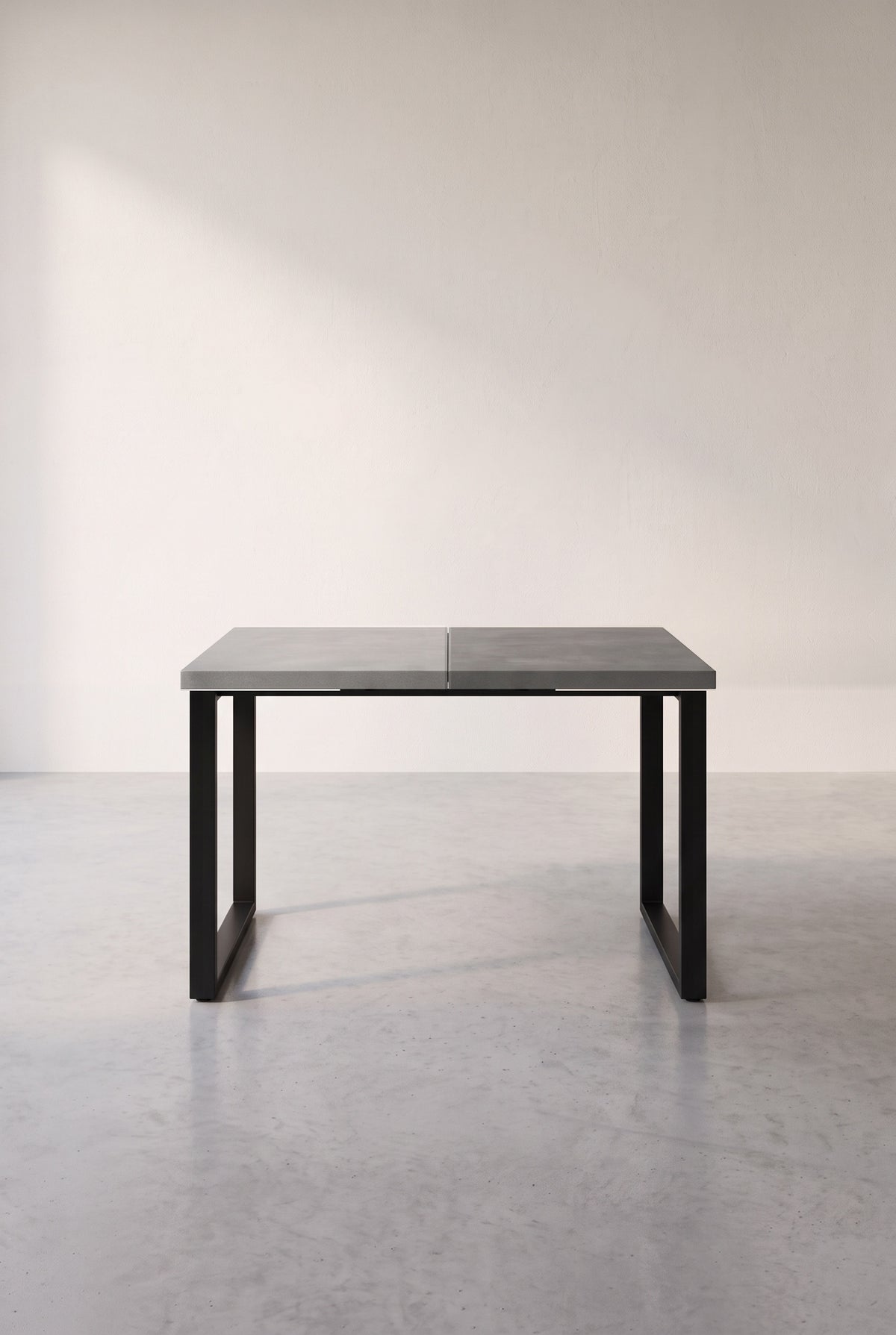 Table à manger extensible 3 tailles 140, 180 ou 220 cm, pieds métal noir, fermée