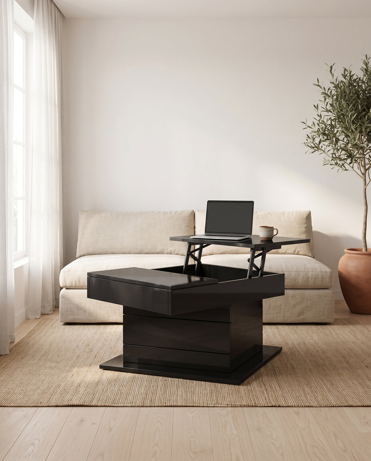Table basse relevable noire, plateau relevé dans un salon