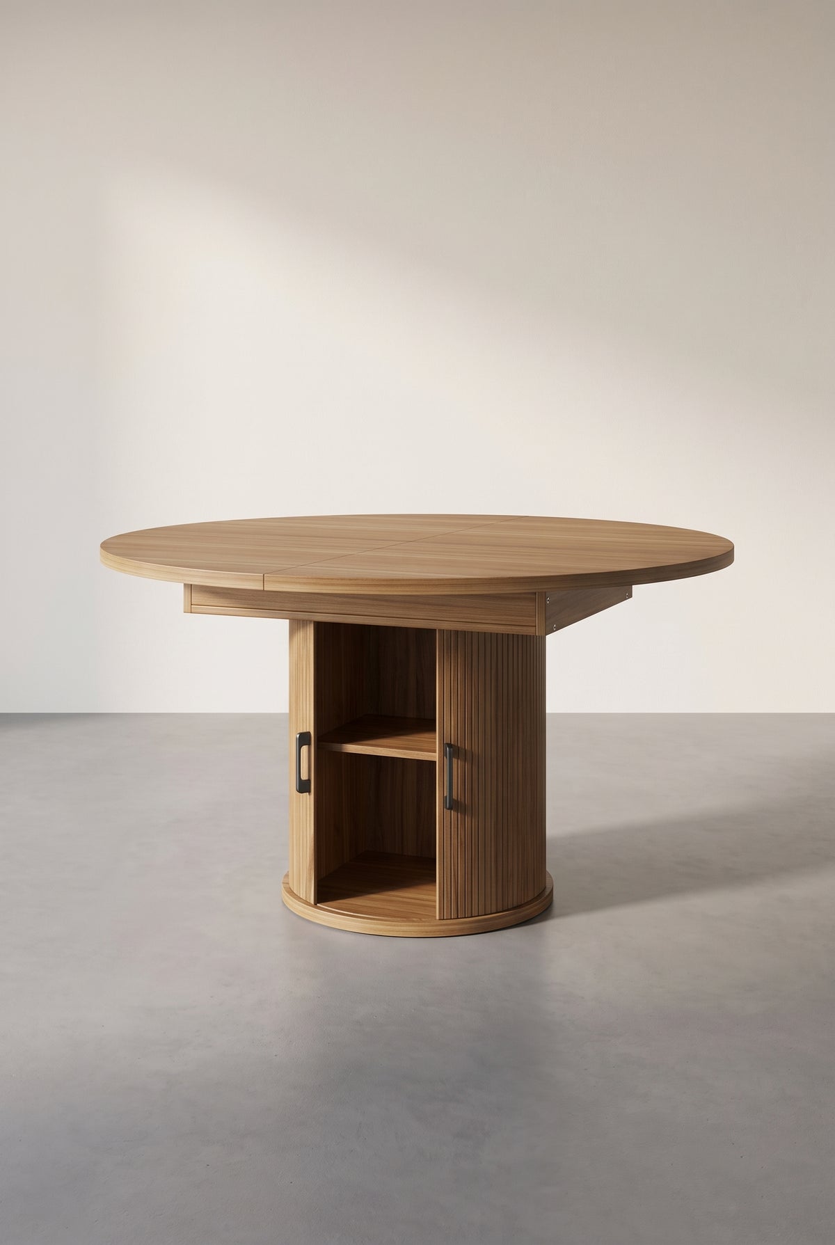 Table ronde extensible en ovale, noyer clair, 118 à 158 cm, 6 personnes, vue d'ensemble