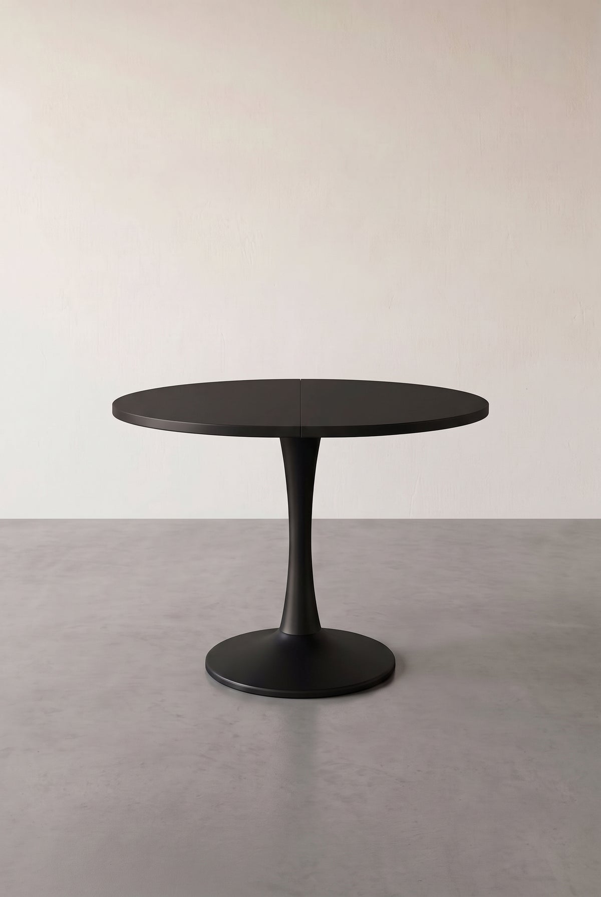 Table ovale extensible noire 100 à 140 cm, mécanisme télescopique, fermée