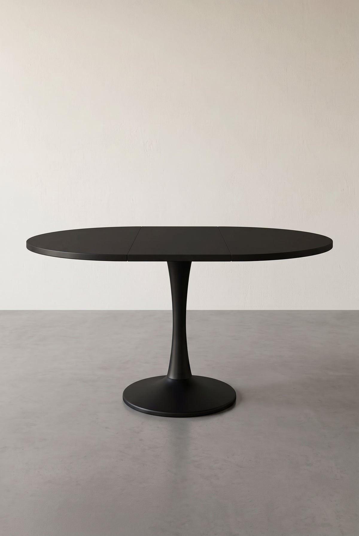 Table ovale extensible noire 100 à 140 cm, mécanisme télescopique, dépliée