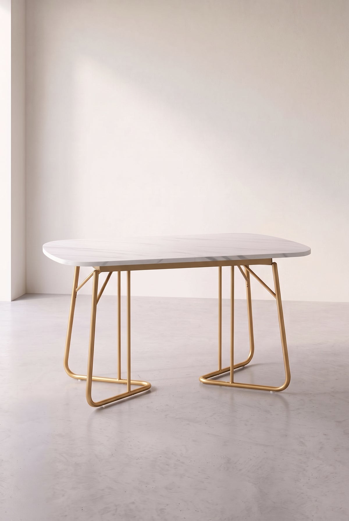 Table à manger extensible effet marbre 140 à 180 cm, pieds dorés, vue d'ensemble